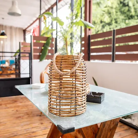 Homes 1 & 2 - Cozy Urban In The Heart Of * 코스 타운