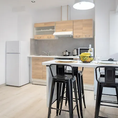 아파트 Homes 1 & 2 - Cozy Urban In The Heart Of *