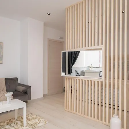 Homes 1 & 2 - Cozy Urban In The Heart Of Miasto Kos