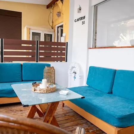 Homes 1 & 2 - Cozy Urban In The Heart Of Apartment