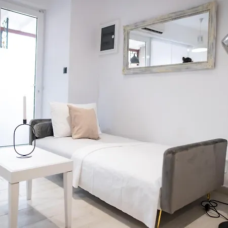 Homes 1 & 2 - Cozy Urban In The Heart Of *