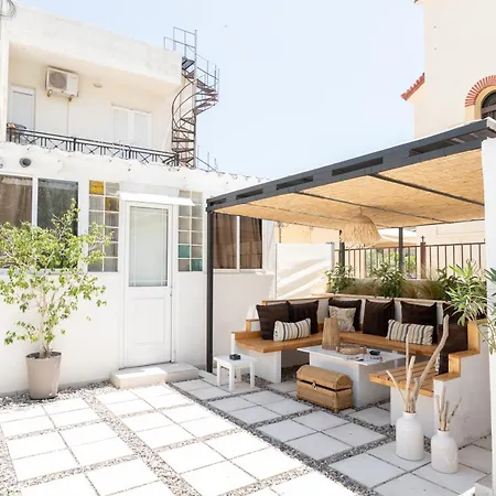 Апартаменты Homes 1 & 2 - Cozy Urban In The Heart Of *