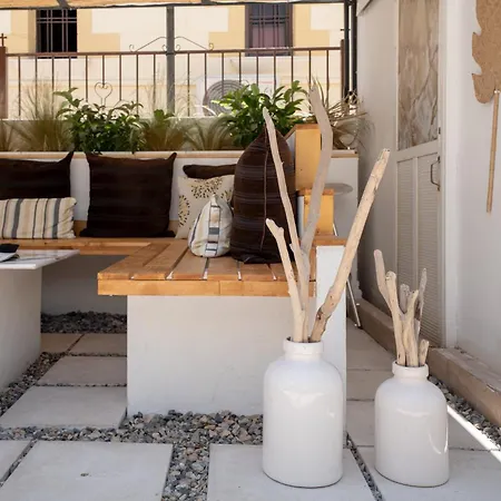 Homes 1 & 2 - Cozy Urban In The Heart Of Кос
