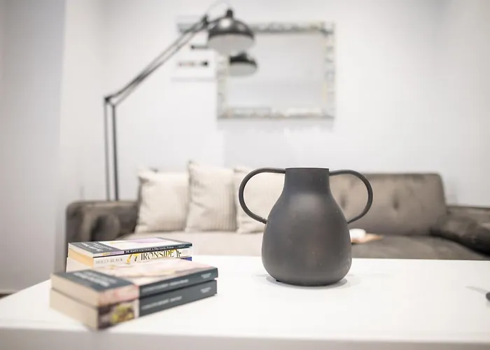 Homes 1 & 2 - Cozy Urban In The Heart Of * Cos