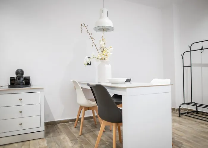 Homes 1 & 2 - Cozy Urban In The Heart Of Appartement Kos