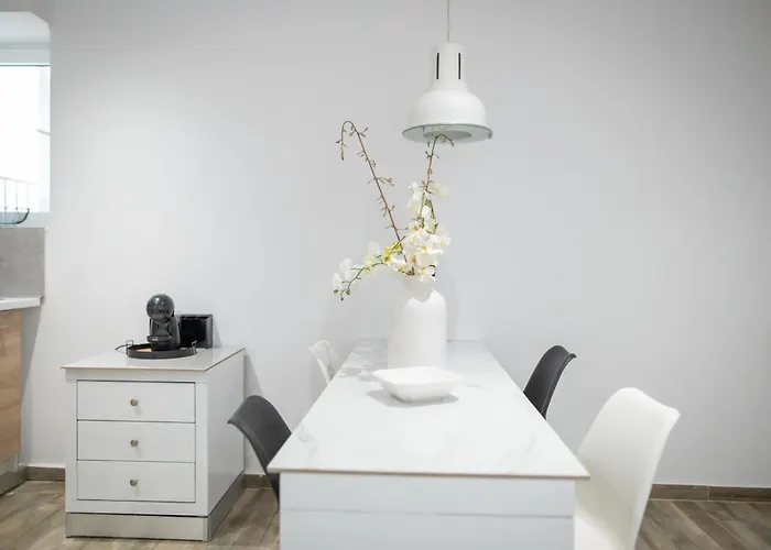 Homes 1 & 2 - Cozy Urban In The Heart Of *