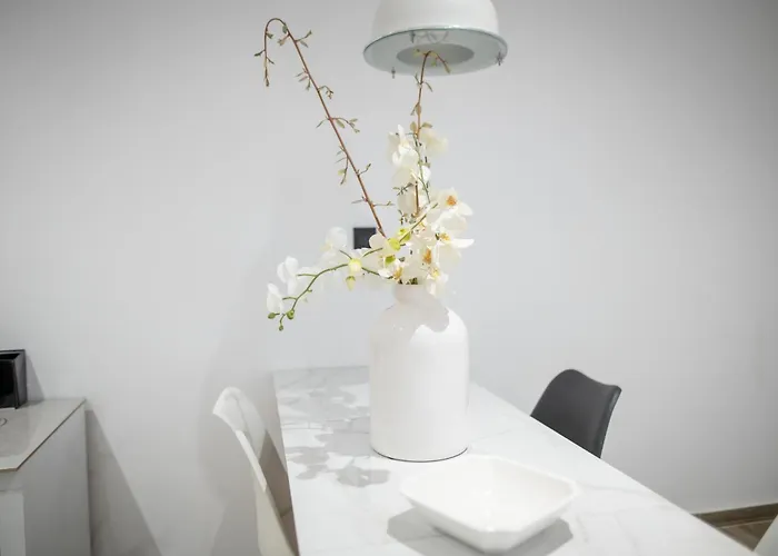 Homes 1 & 2 - Cozy Urban In The Heart Of Apartamento *