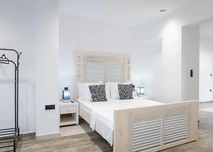 Homes 1 & 2 - Cozy Urban In The Heart Of * Kos