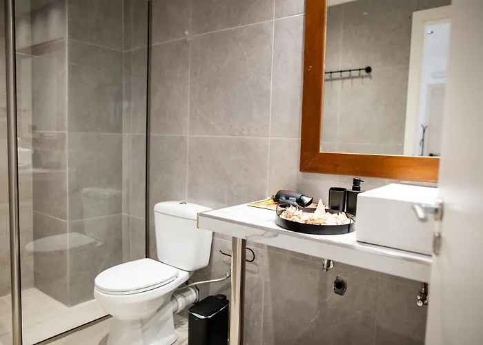 Homes 1 & 2 - Cozy Urban In The Heart Of * Cos