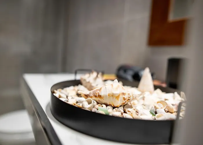 Homes 1 & 2 - Cozy Urban In The Heart Of *