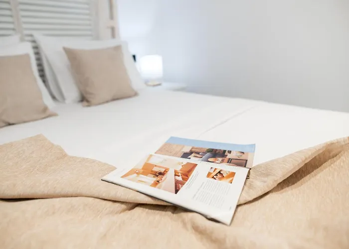 Homes 1 & 2 - Cozy Urban In The Heart Of Apartman *