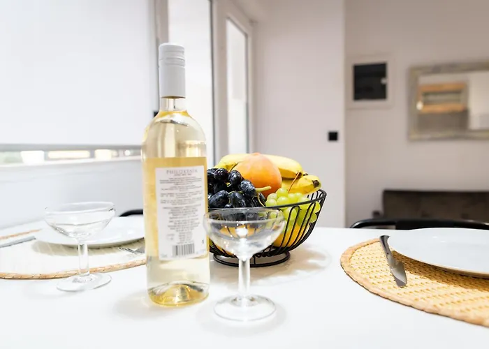 Homes 1 & 2 - Cozy Urban In The Heart Of *