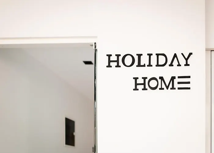 Homes 1 & 2 - Cozy Urban In The Heart Of Apartman Kosz