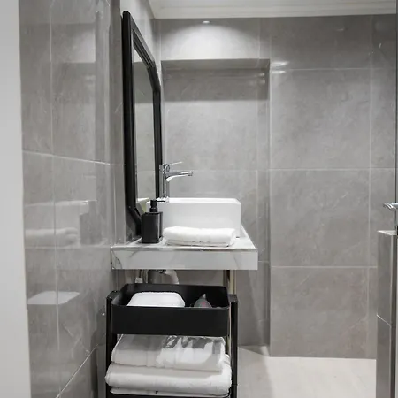 Homes 1 & 2 - Cozy Urban In The Heart Of * 科斯镇