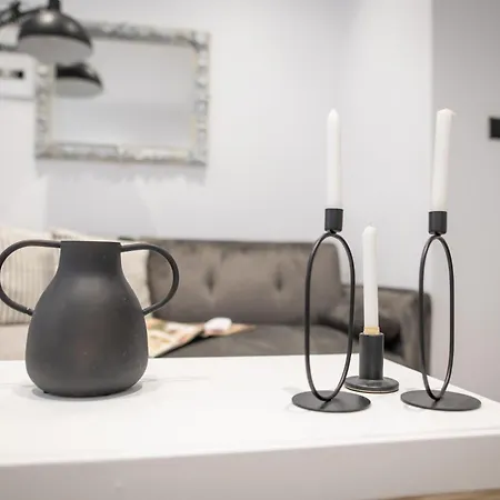 Homes 1 & 2 - Cozy Urban In The Heart Of