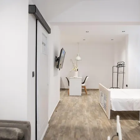 公寓 Homes 1 & 2 - Cozy Urban In The Heart Of 科斯镇