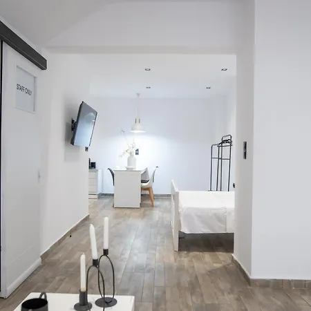 Homes 1 & 2 - Cozy Urban In The Heart Of *