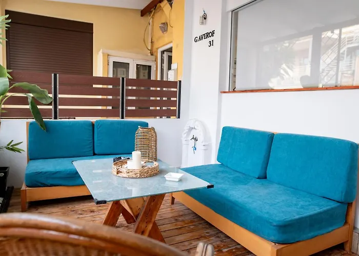 Homes 1 & 2 - Cozy Urban In The Heart Of דירה