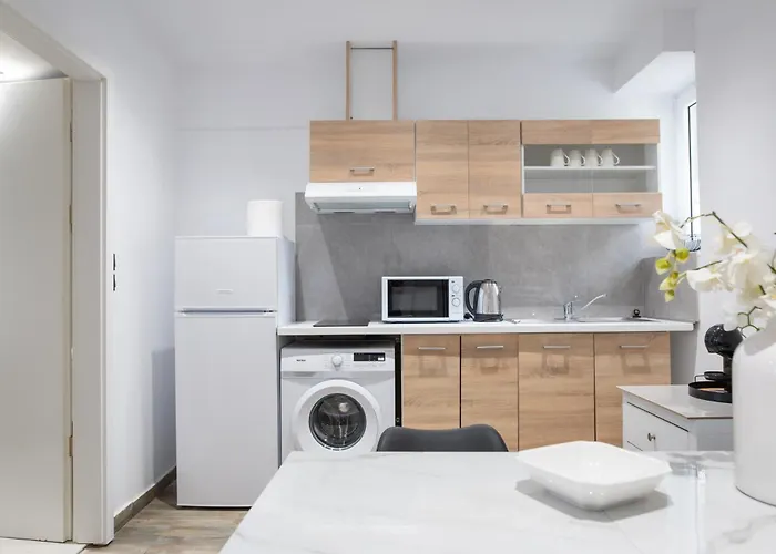 Homes 1 & 2 - Cozy Urban In The Heart Of アパート コス・タウン