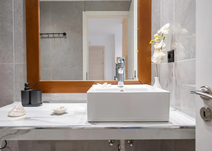 Homes 1 & 2 - Cozy Urban In The Heart Of דירה העיירה קוס